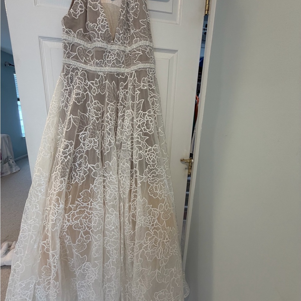 Bronx and Banco White Floral Maxi Dress